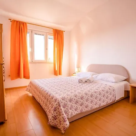 Valentin Apartment *